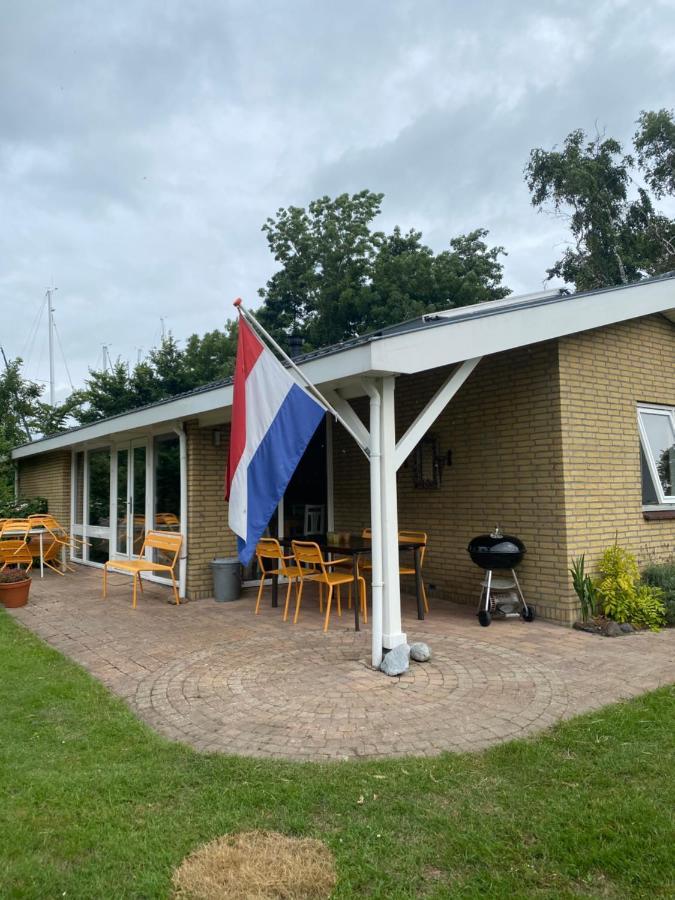 De Vier Winden Villa Hindeloopen Bagian luar foto